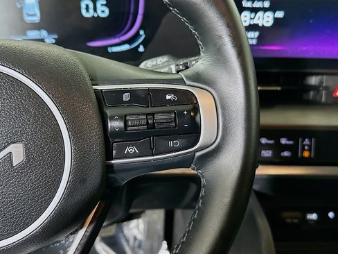 Used 2024 Kia Sportage EX AWD/4WD image 17
