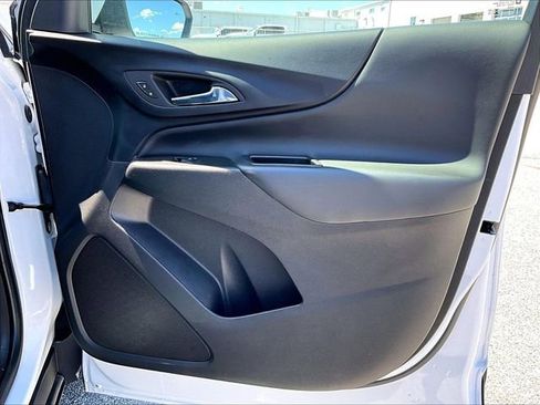 Used 2023 Chevrolet Equinox LT FWD image 12