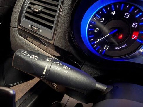 Used 2018 Chrysler 300 S AWD/4WD image 32