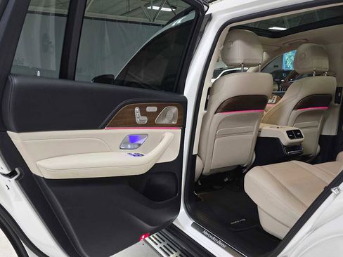 Used 2021 Mercedes-Benz GLS 580 4MATIC image 15