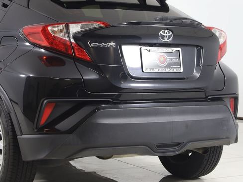 Used 2021 Toyota C-HR LE FWD image 19