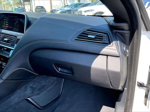Used 2018 BMW 650i Convertible image 18