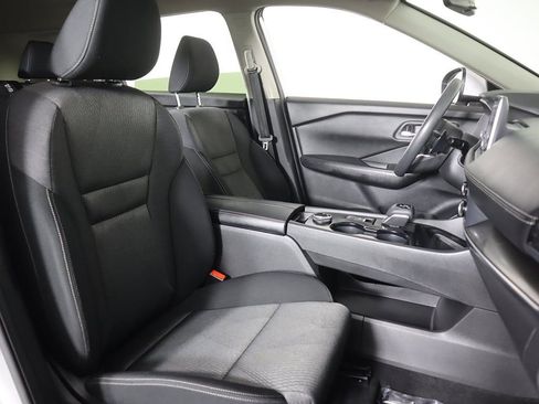 Used 2024 Nissan Rogue SV image 28