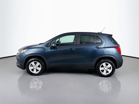 Used 2022 Chevrolet Trax LS w/ Tint and Cruise Package image 6