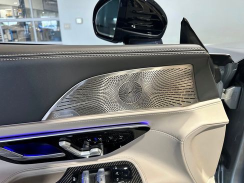Certified 2022 Mercedes-Benz SL 63 AMG 4MATIC image 11