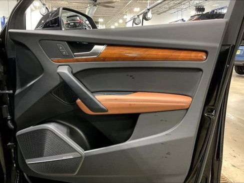 Used 2023 Audi Q5 2.0T Premium Plus w/ Premium Plus Package AWD/4WD image 24