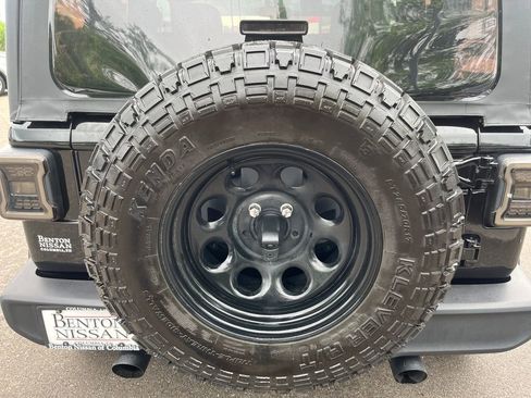 Used 2023 Jeep Wrangler Sport AWD/4WD image 44