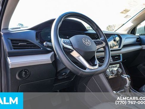 Used 2024 Volkswagen Taos SE image 28