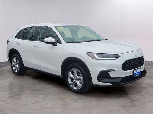 Certified 2025 Honda HR-V LX image 3