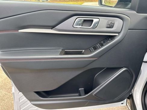 New 2026 Ford Explorer ST-Line w/ ST-Line Street Pack image 19