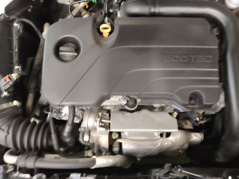 Used 2021 Chevrolet Malibu LT image 30