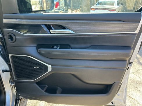 Used 2024 Jeep Wagoneer Series II image 24