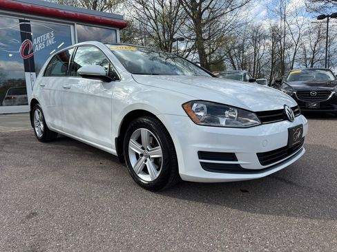 Used 2017 Volkswagen Golf S FWD image 2