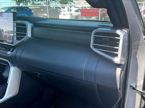 Used 2025 Toyota Tundra Platinum AWD/4WD image 17