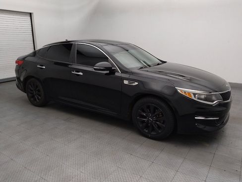 Used 2018 Kia Optima LX w/ 17" Alloy Wheels Package FWD image 11