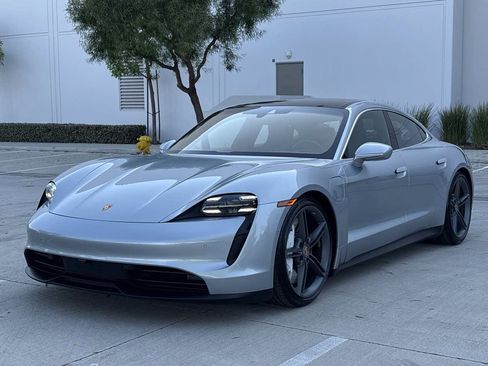 Used 2020 Porsche Taycan 4S AWD/4WD image 7