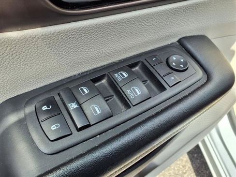 Used 2023 Chrysler Voyager LX FWD image 17