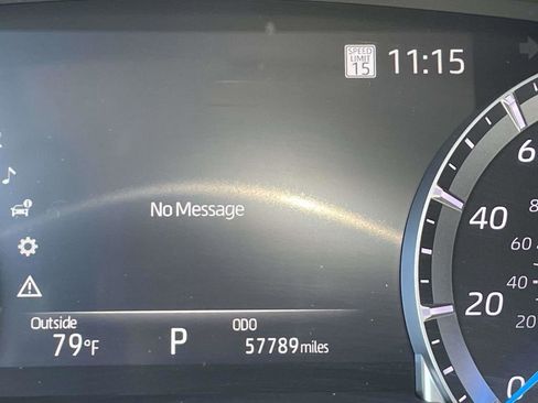 Used 2024 Toyota Highlander XLE AWD/4WD image 32