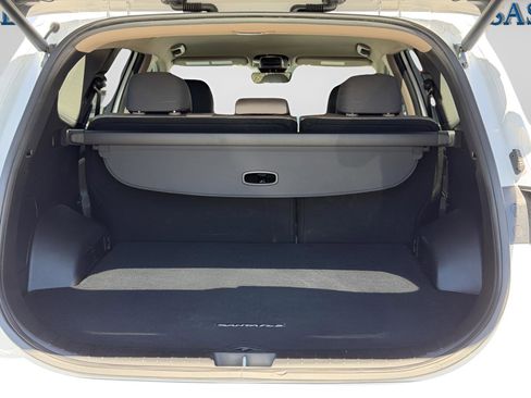 Used 2023 Hyundai Santa Fe SEL FWD image 13
