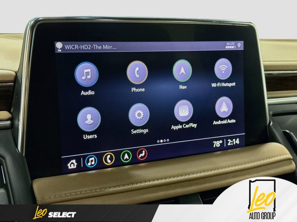 Used 2021 Chevrolet Suburban Premier w/ Premium Package AWD/4WD image 18