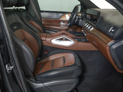 Used 2024 Mercedes-Benz GLS 63 AMG 4MATIC image 8
