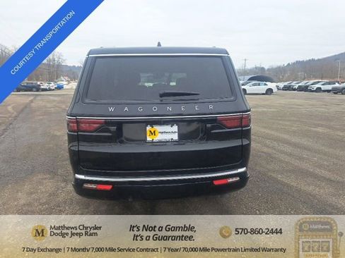 Certified 2025 Jeep Wagoneer L Series II w/ 8-pass Seating Package AWD/4WD image 8