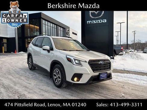 Used 2023 Subaru Forester Premium image 1