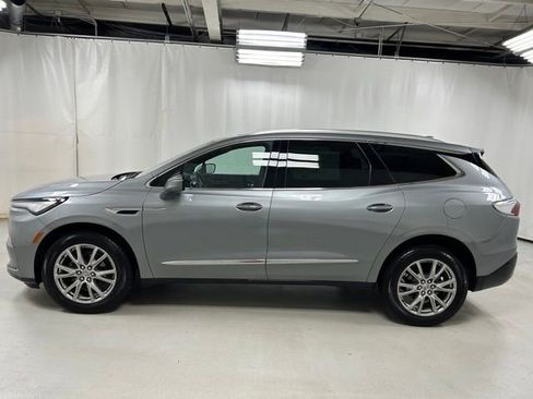Used 2024 Buick Enclave Essence w/ Experience Buick Package AWD/4WD image 8