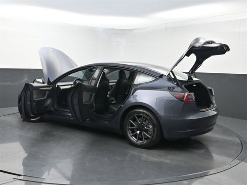 Used 2022 Tesla Model 3 Long Range image 33