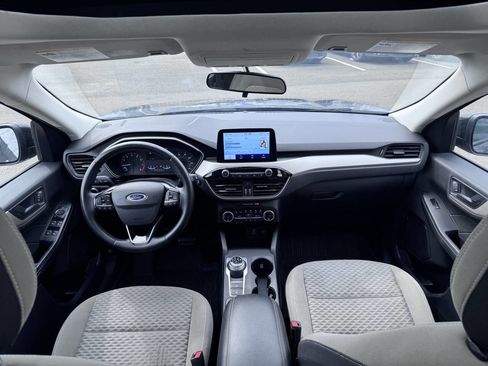 Used 2022 Ford Escape SE w/ SE Sport Appearance Package image 19