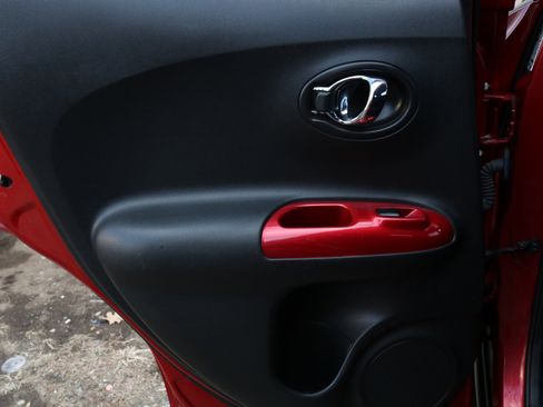 Used 2015 Nissan Juke SV w/ Cold Weather Package image 30