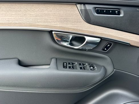 New 2026 Volvo XC90 B5 Plus w/ Protection Package Premier image 10