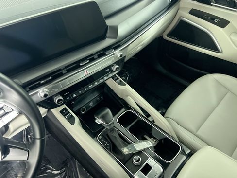 Used 2024 Kia Telluride S w/ S Sunroof Package FWD image 22