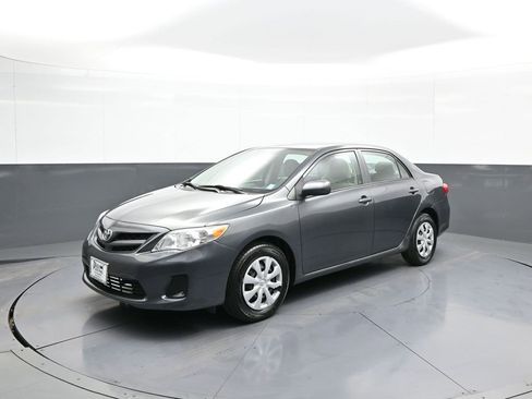 Used 2012 Toyota Corolla LE image 1