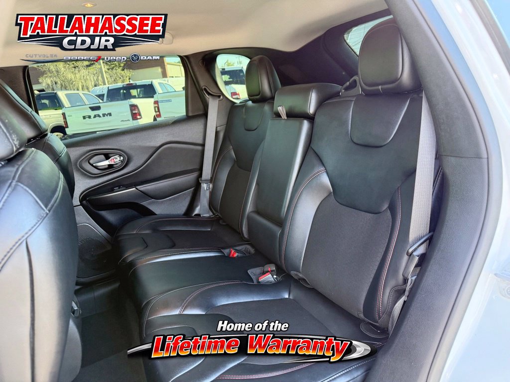 Used 2022 Jeep Cherokee Trailhawk w/ Comfort/Convenience Group AWD/4WD image 34