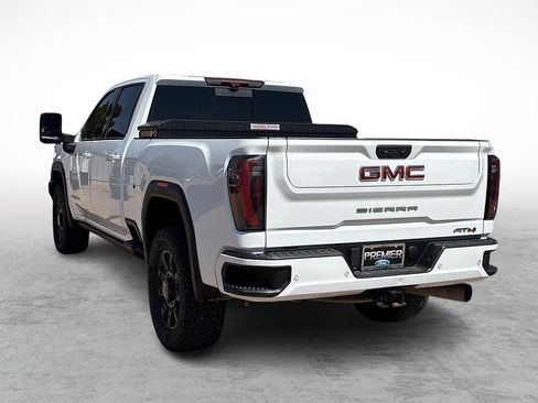 Used 2024 GMC Sierra 2500 AT4 w/ AT4 Premium Plus Package AWD/4WD image 8