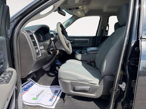 Used 2020 RAM 1500 Classic SLT AWD/4WD image 9