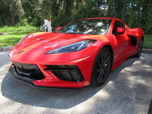 Used 2024 Chevrolet Corvette Stingray Preferred Cpe w/ Z51 Performance Package RWD image 4