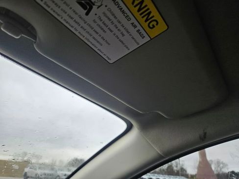 Used 2017 MAZDA MAZDA3 Sport image 21