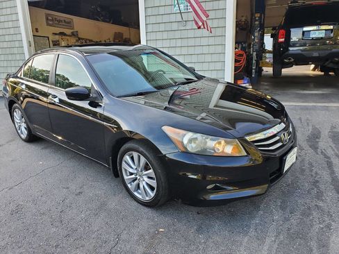 Used 2011 Honda Accord EX-L image 2