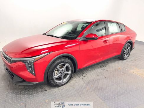 Used 2025 Kia K4 FWD image 1