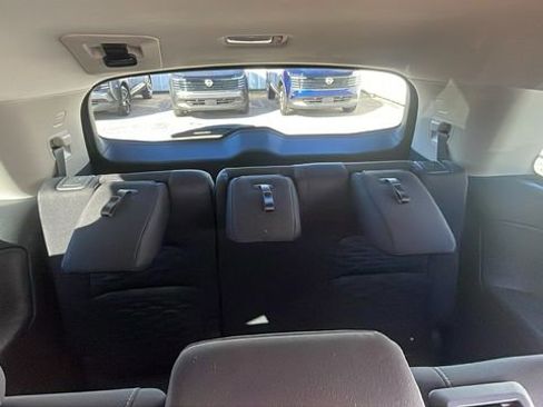 Used 2025 Nissan Pathfinder SV image 28