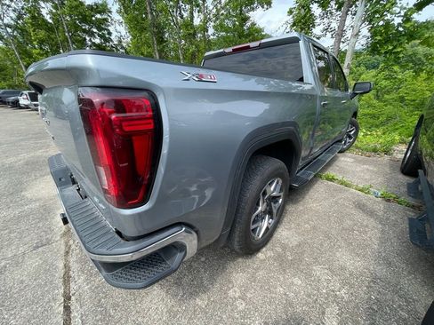 Used 2023 GMC Sierra 1500 SLT w/ SLT Premium Package AWD/4WD image 8