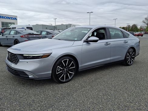 Certified 2025 Honda Accord Touring image 3