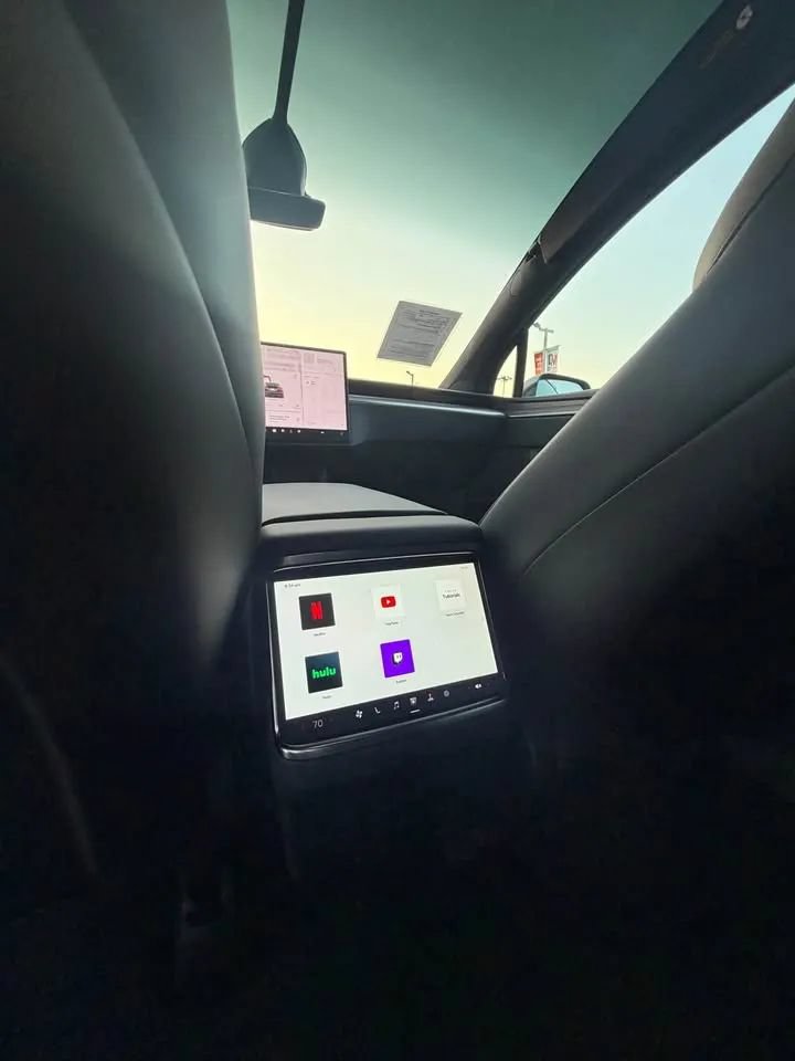 Used 2026 Tesla Model X AWD/4WD image 10