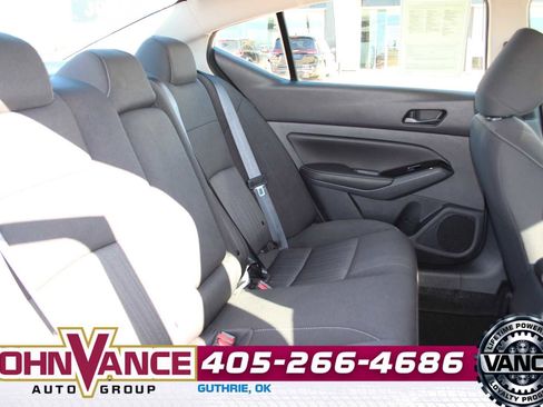 Used 2023 Nissan Altima 2.5 SV image 16