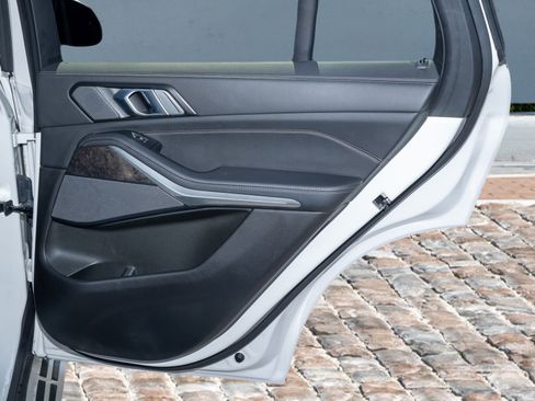 Used 2024 BMW X5 sDrive40i w/ Premium Package image 14