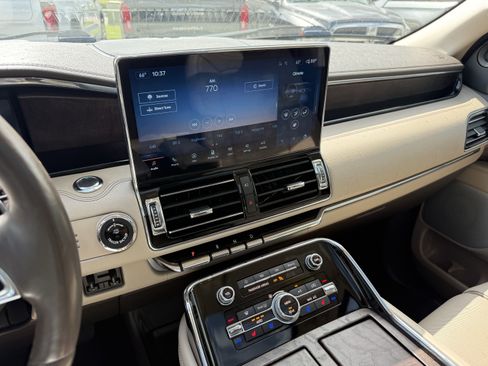 Used 2022 Lincoln Navigator L Reserve AWD/4WD image 18