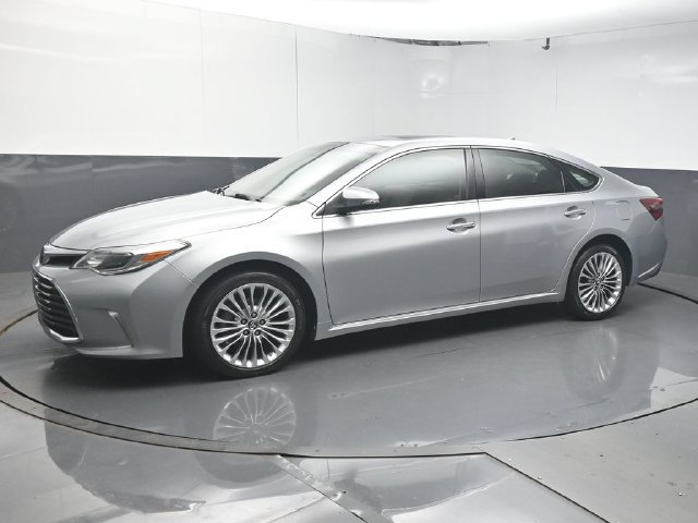 Used 2016 Toyota Avalon Limited w/ Toyota Safety Sense Package FWD image 4
