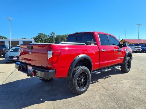 Used 2021 Nissan Titan SV AWD/4WD image 2